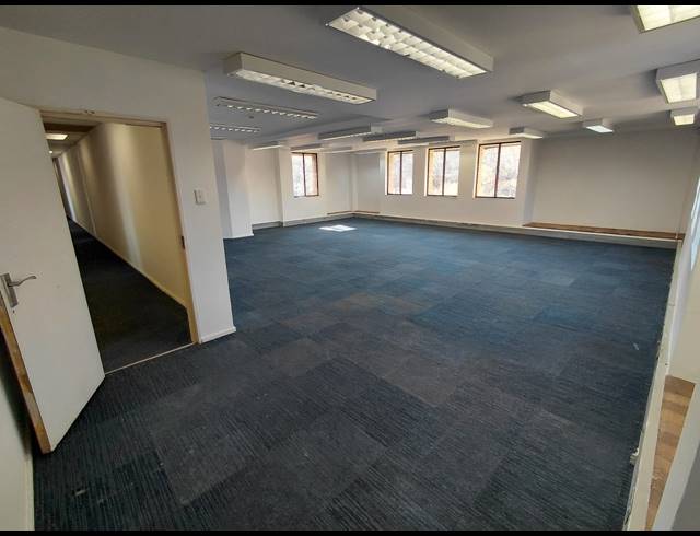 185M² OFFICE TO LET IN VORNA VALLEY